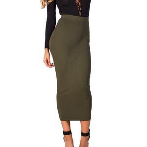 Pretty little things / high waisted pencil skirt